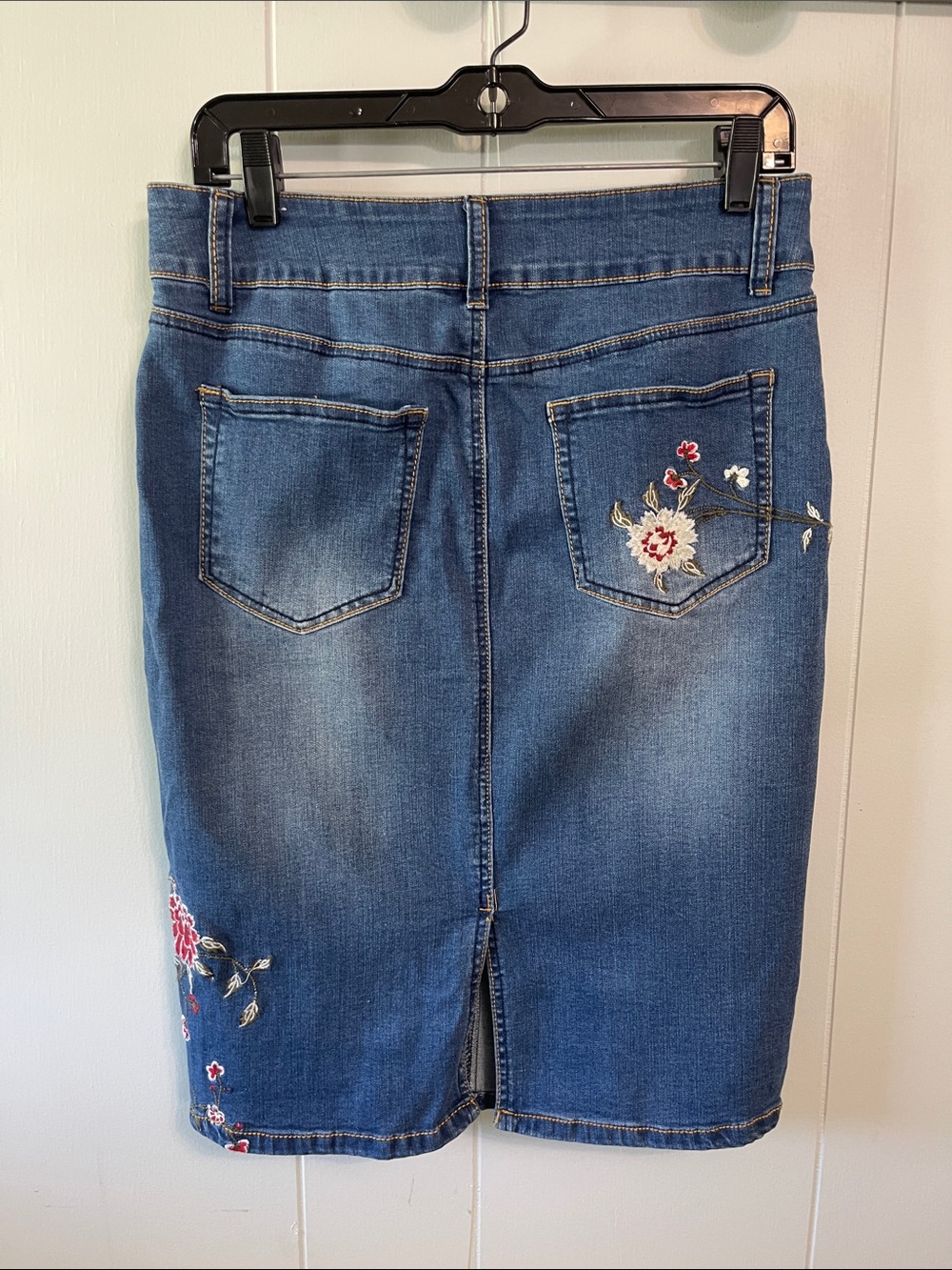 Sandpiper Women's Floral Embroidered Denim Skirt Stretchy Size 10 - Picture 7 of 8